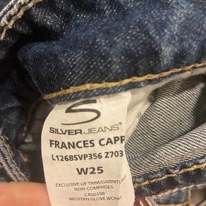Silver jeans capris size 25
